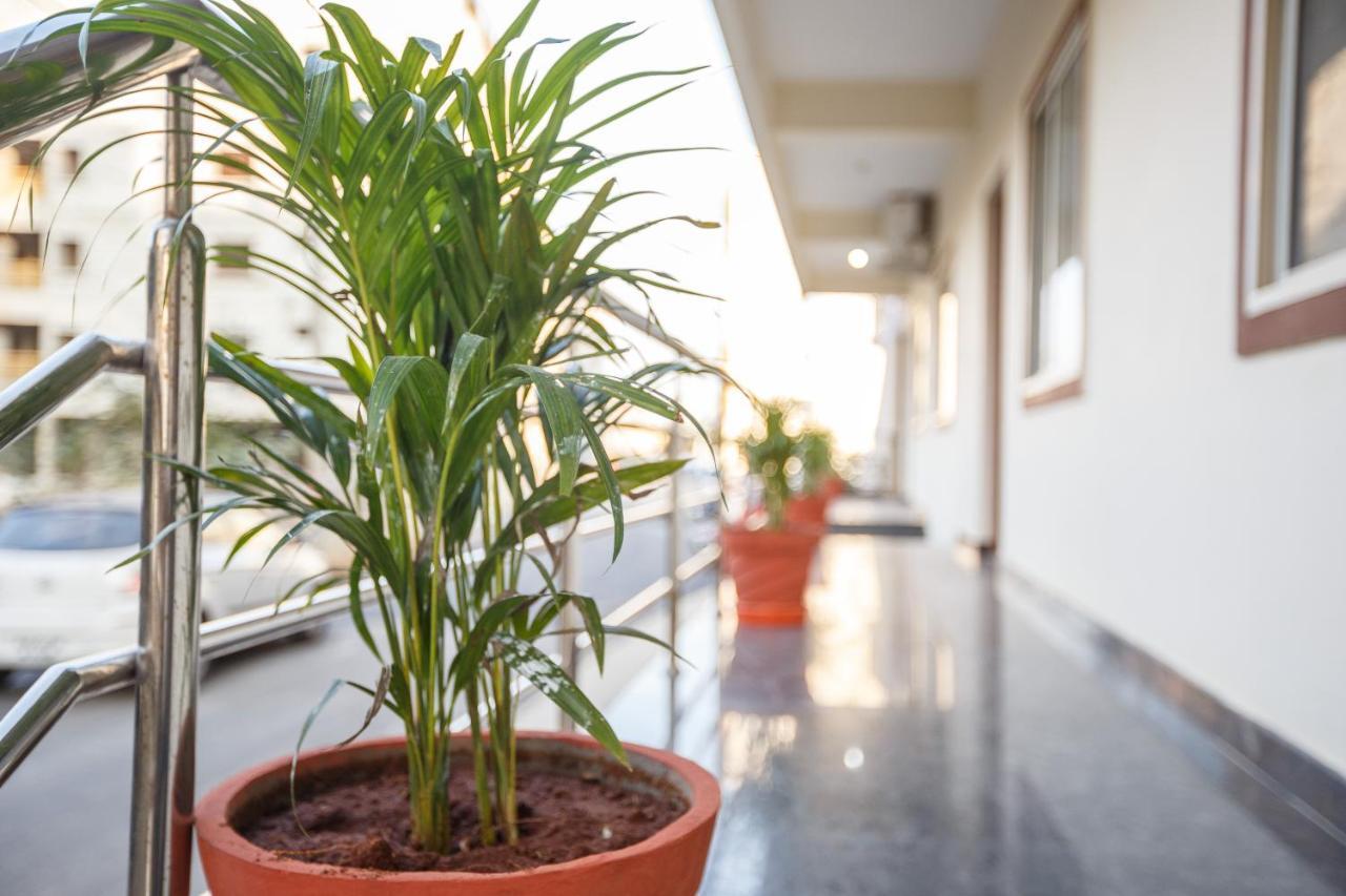 Misty Meridian Serviced Apartments Bangalore Exterior foto